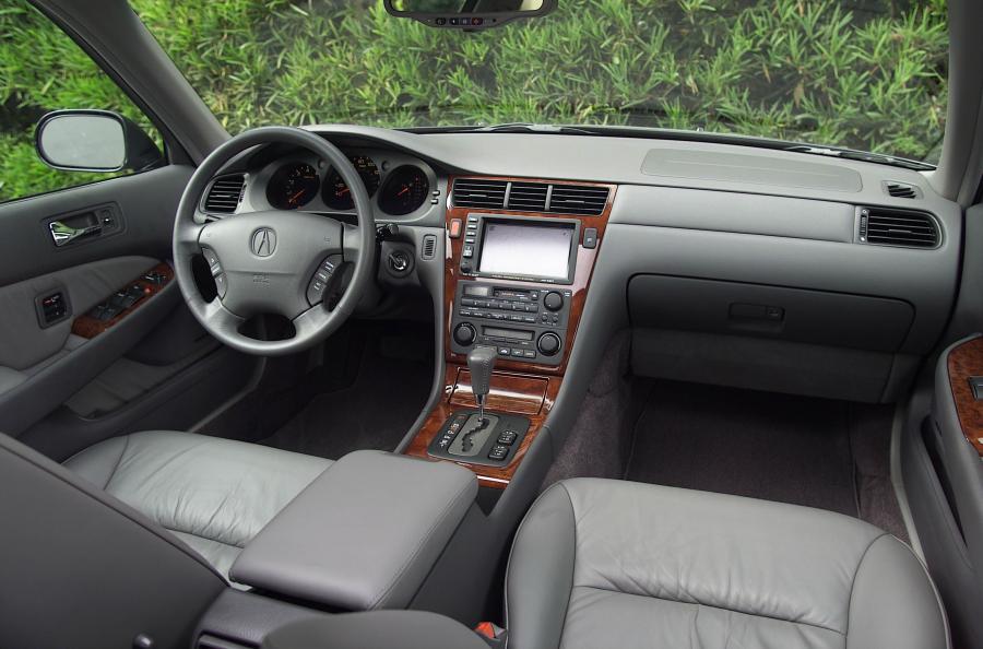 Торпедо Acura RL 3.5 2002 года  (фото 12 из 19)